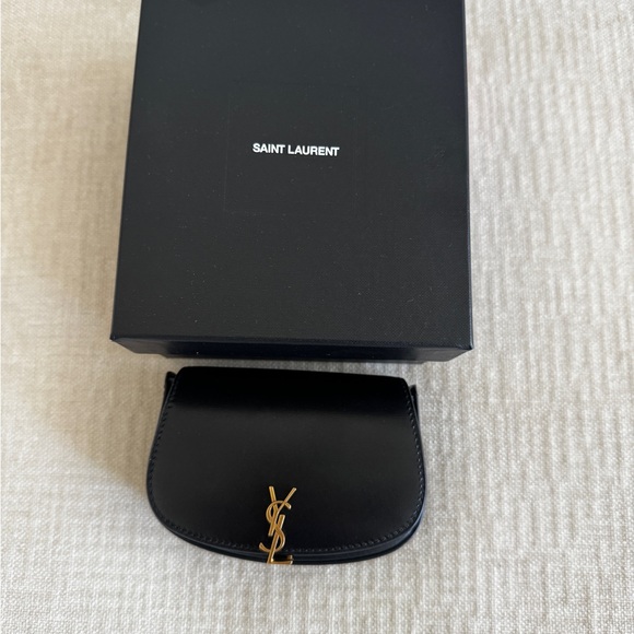 Saint Laurent Black Crossbody with Gold Chain - Picture 2 of 8